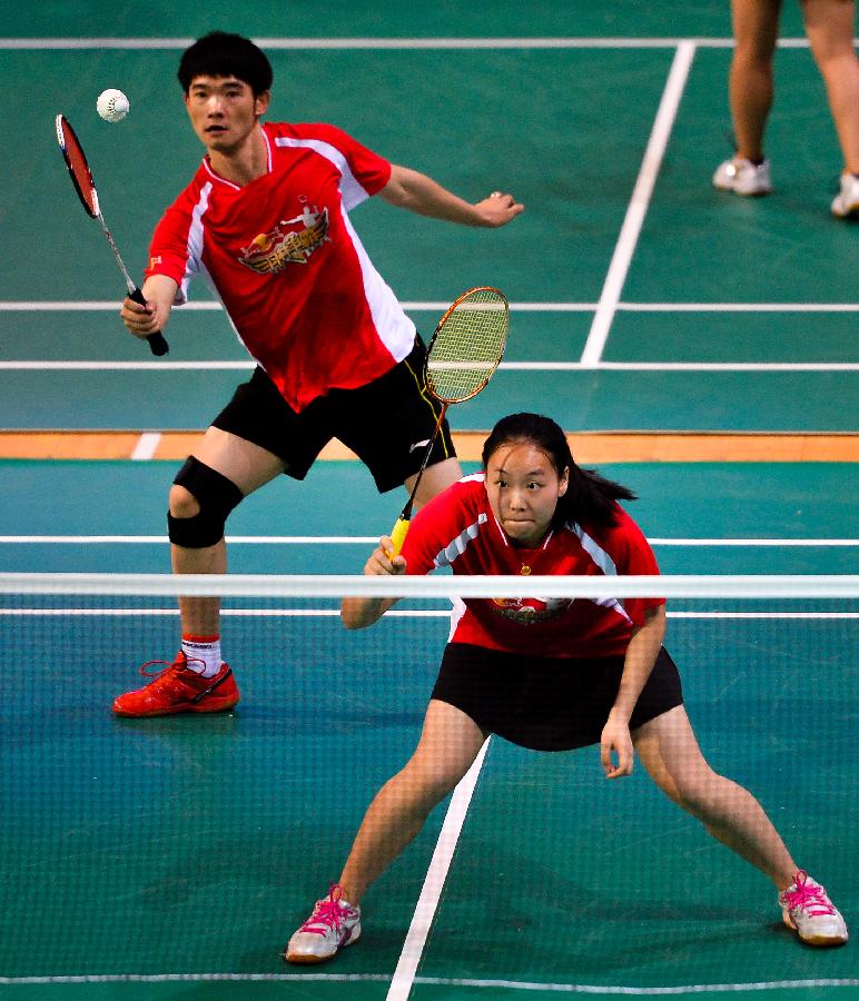 较量中略逊 较量中略逊